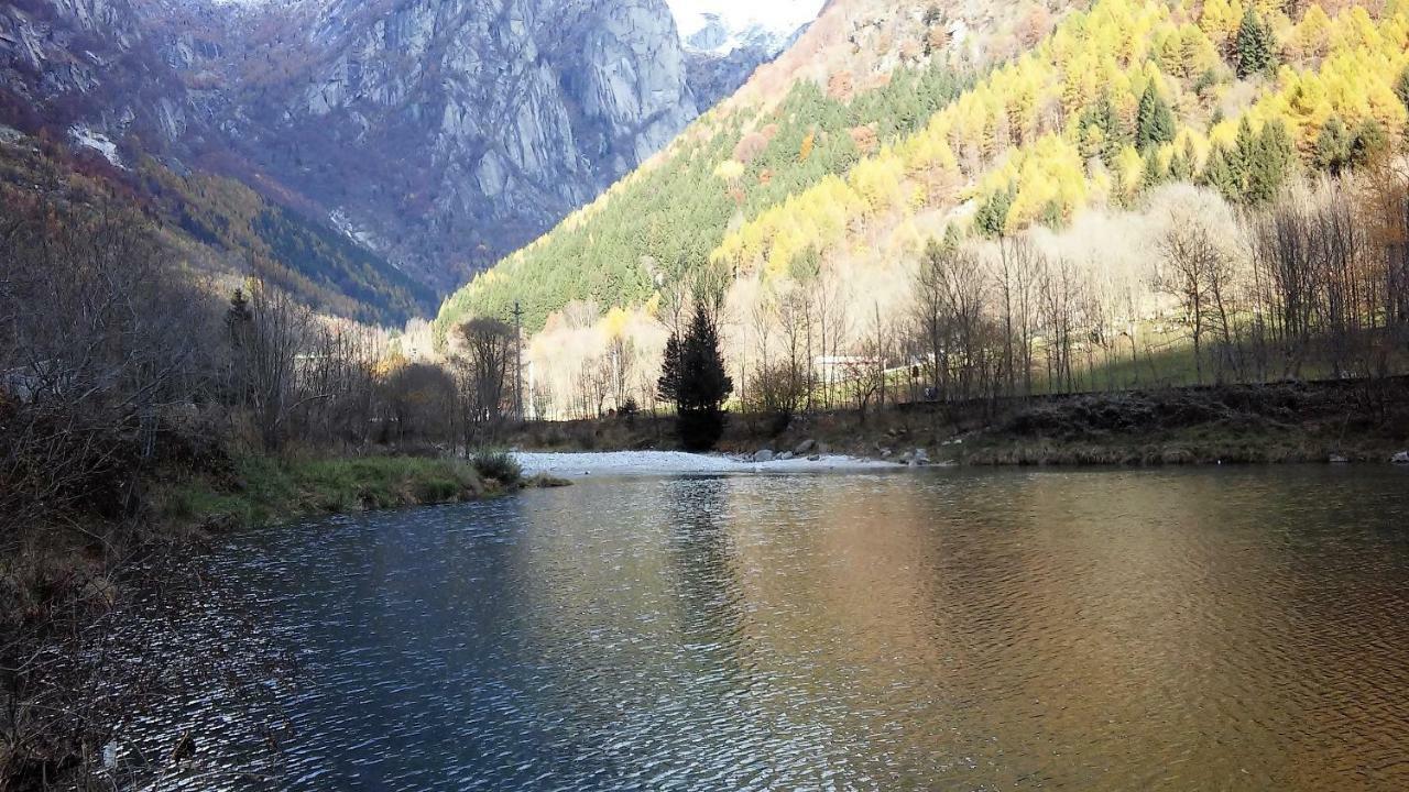 Hotel Ristorante Sasso Remenno Val Masino ภายนอก รูปภาพ