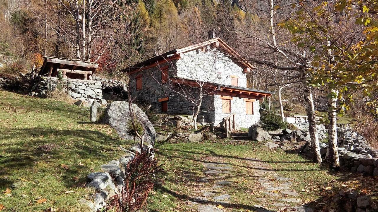 Hotel Ristorante Sasso Remenno Val Masino ภายนอก รูปภาพ