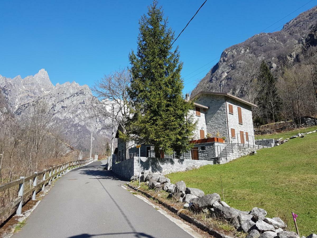 Hotel Ristorante Sasso Remenno Val Masino ภายนอก รูปภาพ