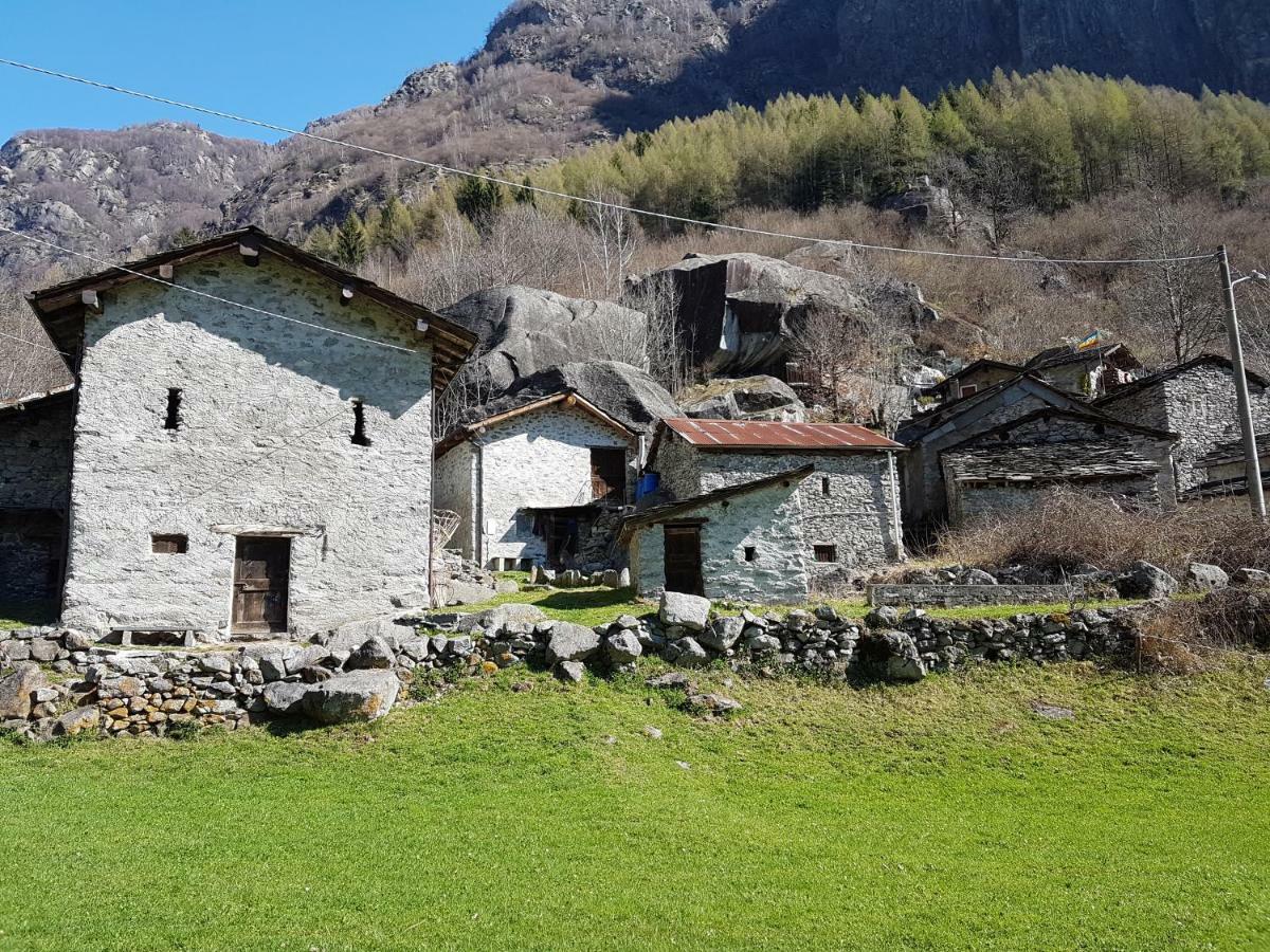 Hotel Ristorante Sasso Remenno Val Masino ภายนอก รูปภาพ