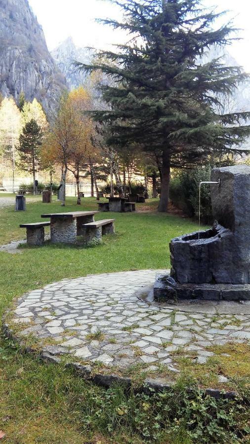 Hotel Ristorante Sasso Remenno Val Masino ภายนอก รูปภาพ