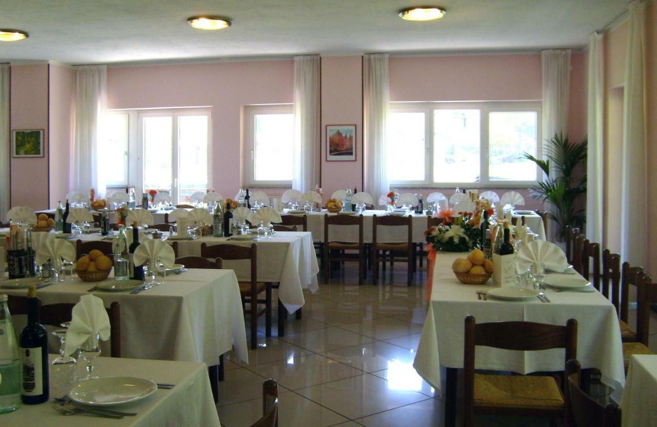 Hotel Ristorante Sasso Remenno Val Masino ภายนอก รูปภาพ